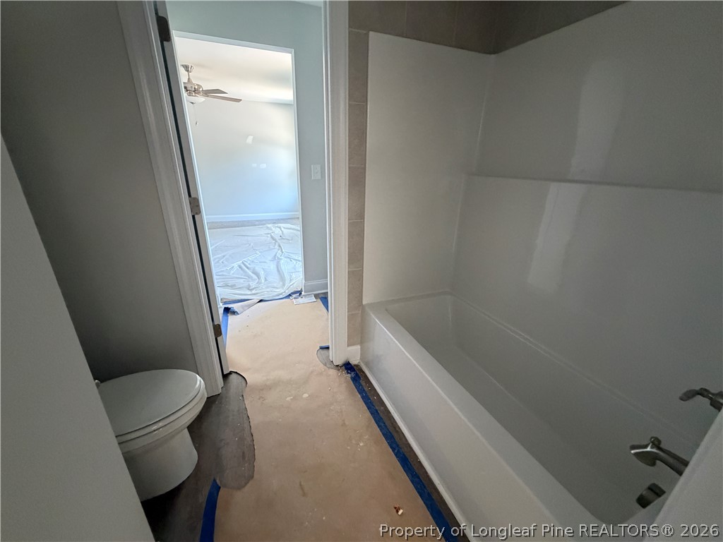 930 Rhum Drive Fayetteville, NC 28311 - Photo 43 of 49 a bathroom with a tub and a toilet
