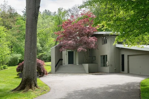 $1,950,000 | 7 Diamond Road, Lexington, MA 02420