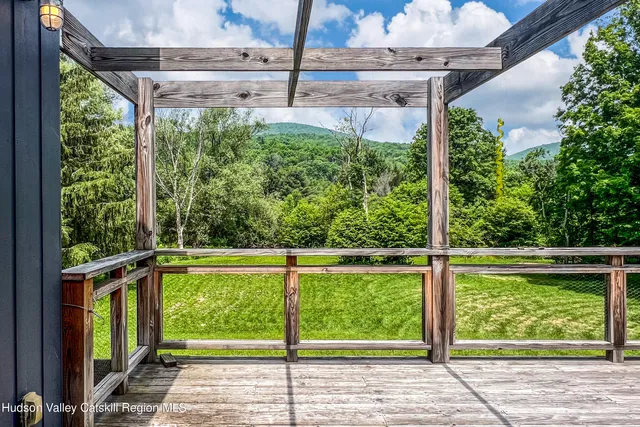 a view of a backyard with garden
