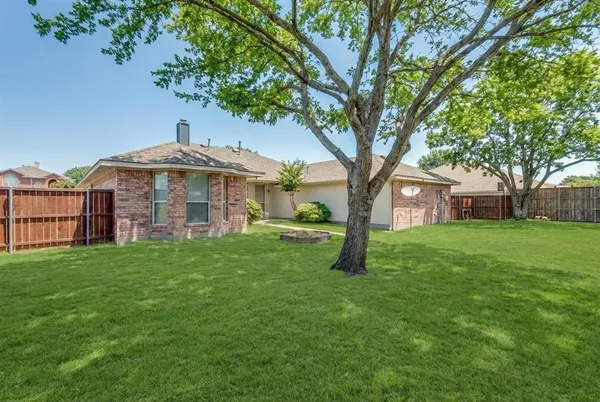$588,000 | 308 Glen Ridge Drive, Murphy, TX 75094