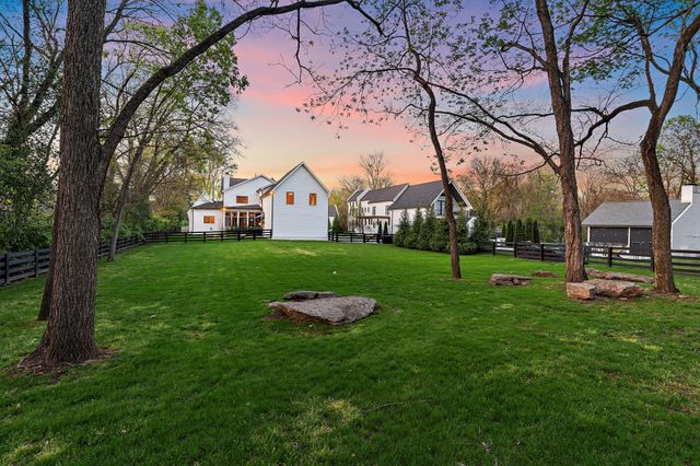 $3,000,000 | 1027 B Battery Lane, Nashville, TN 37220