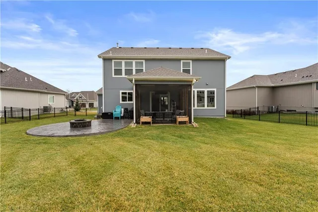 $725,000 | 334 Northwest Ambersham Drive, Lee's Summit, MO 64081