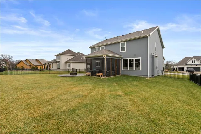 $725,000 | 334 Northwest Ambersham Drive, Lee's Summit, MO 64081