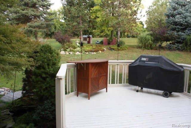 2434 Pleasant View Drive Rochester, MI 48306 - Photo 14 of 25 IMG_6255.jpg