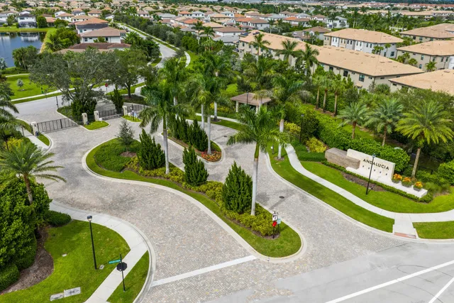 $550,000 | 4990 Navali Drive, Lake Worth, FL 33467