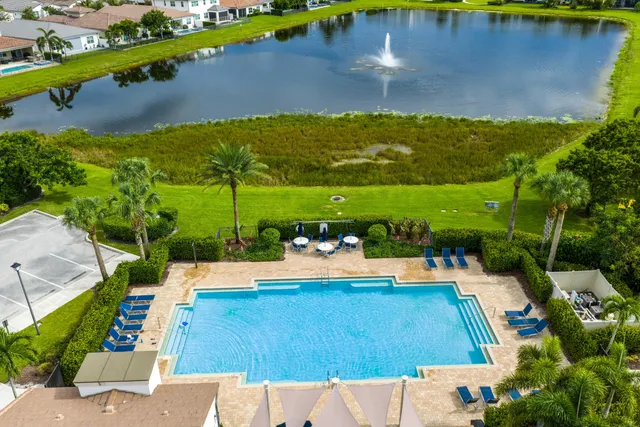 $550,000 | 4990 Navali Drive, Lake Worth, FL 33467