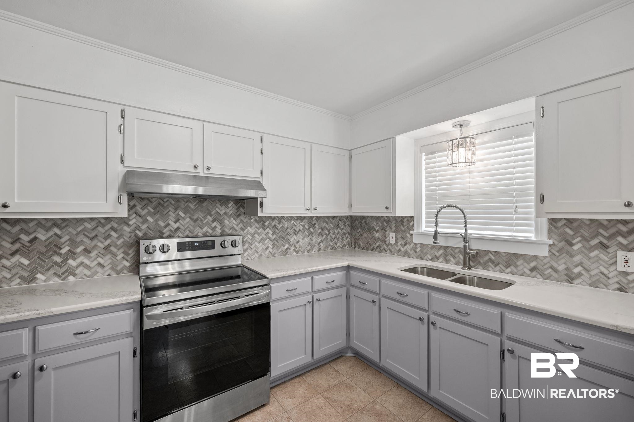 18 Lee Circle Spanish Fort, AL 36527 - Photo 11 of 50 Check out the adorable light above the sink!