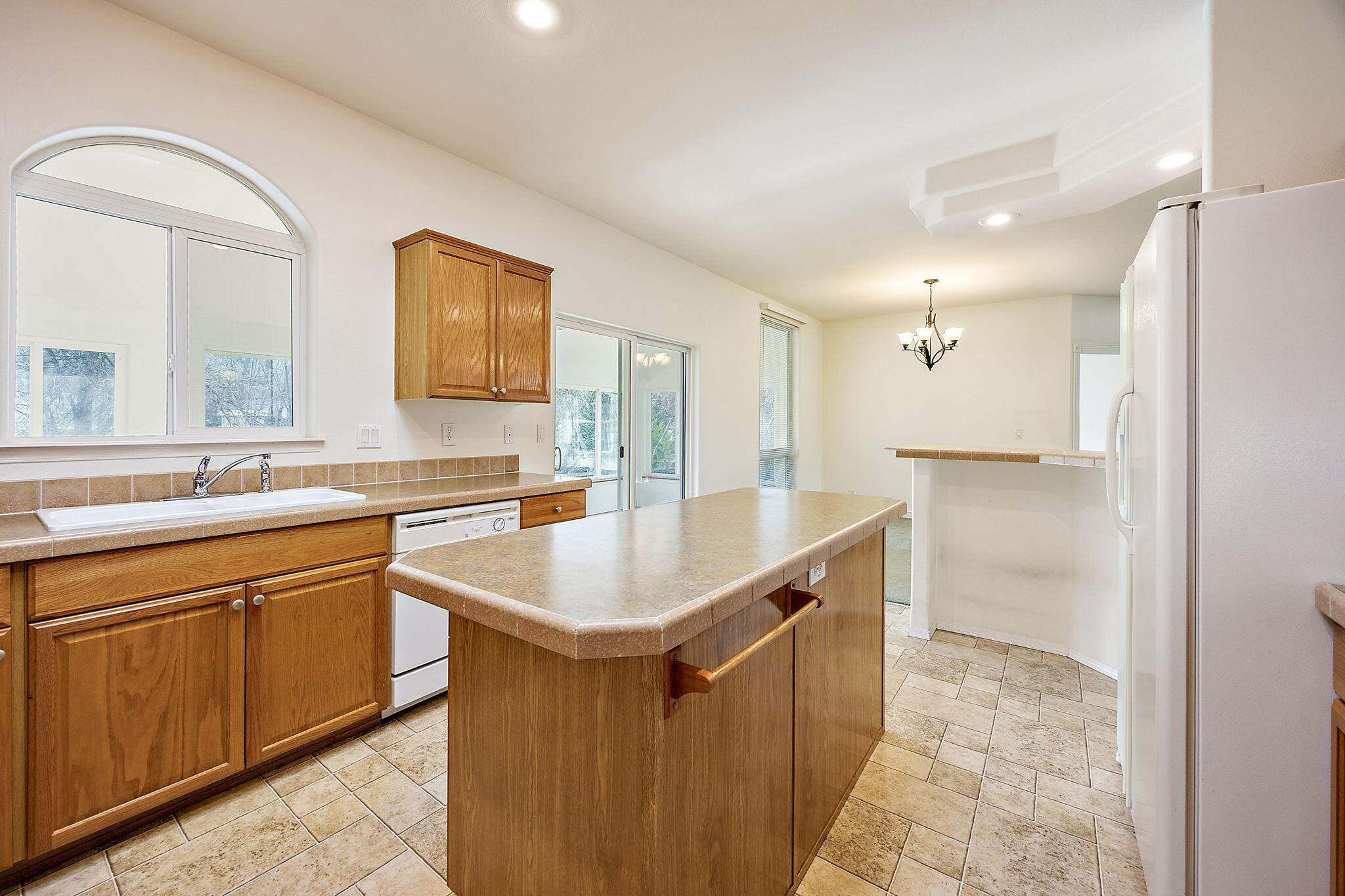 6901 Old Stage Road, Unit 25 Central Point, OR 97502 - Photo 21 of 45 Kitchen