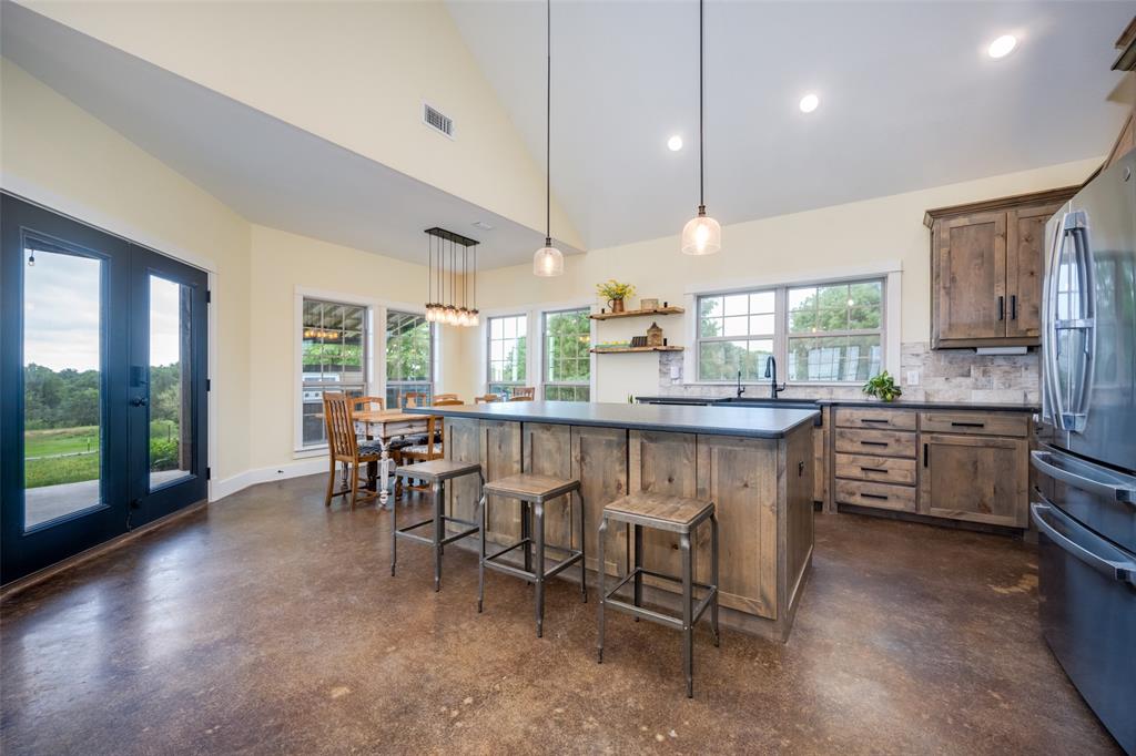 1458 Jim Harry Loop Sunset, TX 76270 - Photo 13 of 40