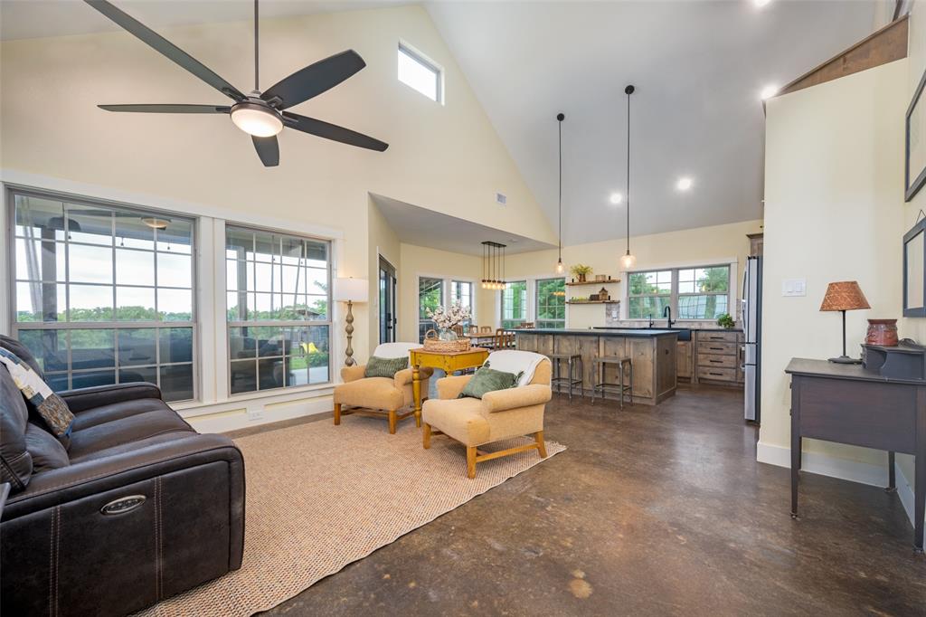 1458 Jim Harry Loop Sunset, TX 76270 - Photo 9 of 40