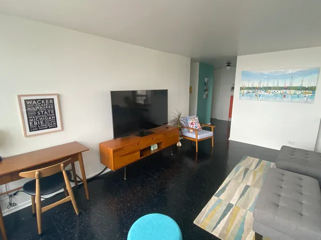 $249,900 | 70 West Burton Place, Unit 2001F, Chicago, IL 60610