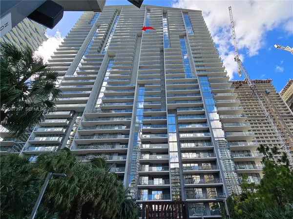 $6,500 | 88 Southwest 7th Street, Unit 3007, Miami, FL 33130