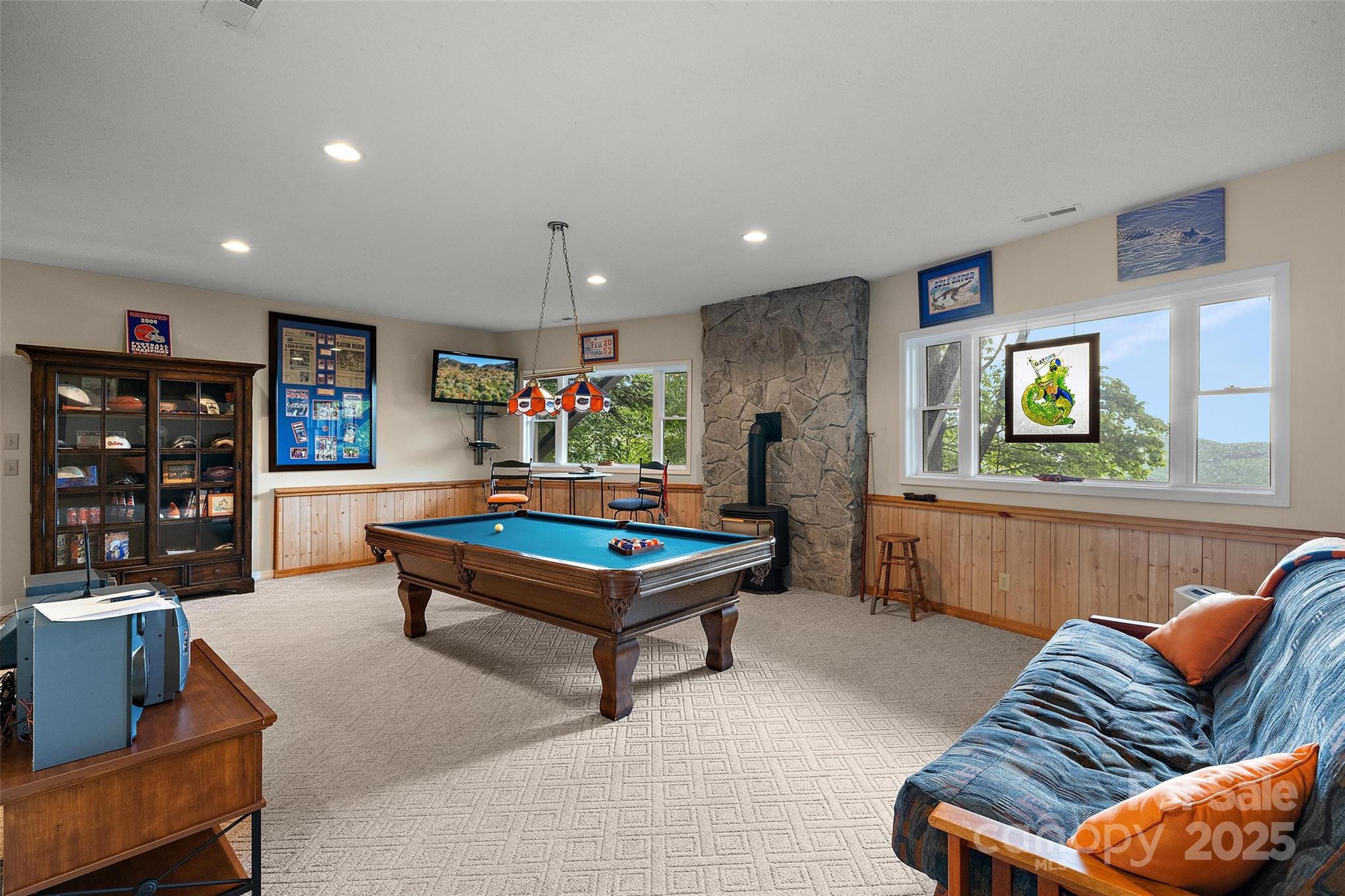 331 Pinnacle Ridge Road Beech Mountain, NC 28604 - Photo 21 of 24 a living room with furniture and a wooden floor