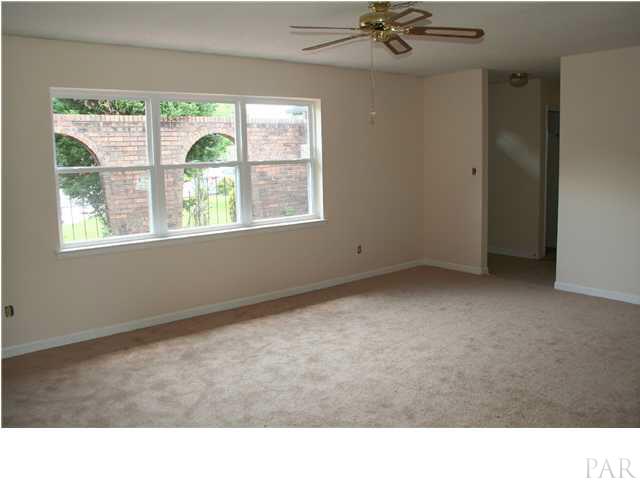 5955 Keystone Road Pensacola, FL 32504 - Photo 3 of 19 Large living room