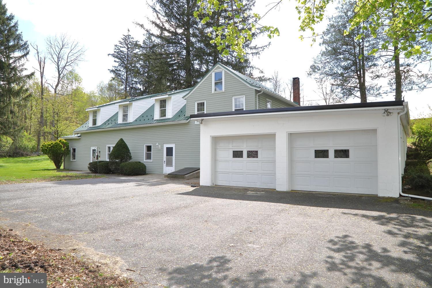 333 Vinemont Road Reading, PA 19608 - Photo 2 of 46