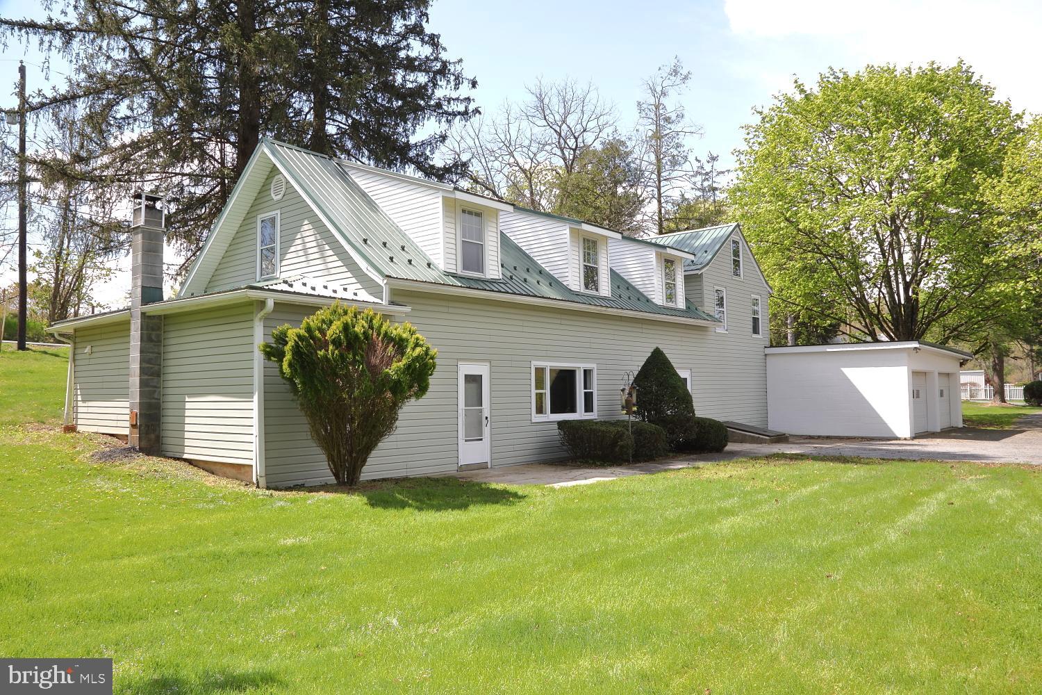 333 Vinemont Road Reading, PA 19608 - Photo 3 of 46