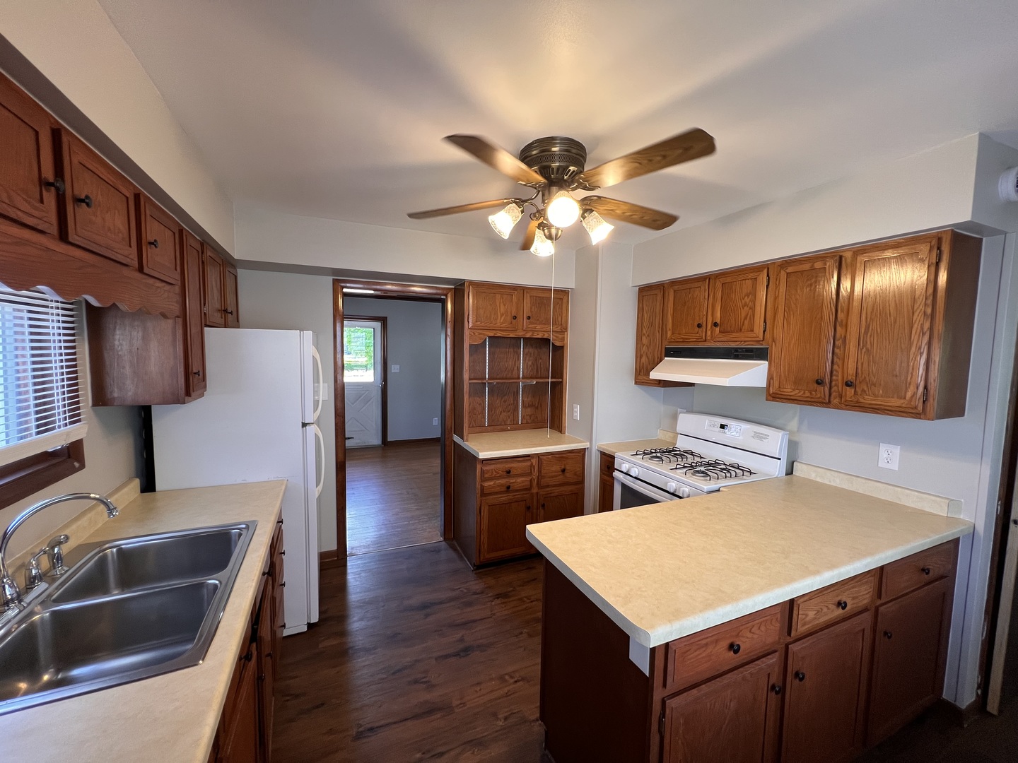 1724 Green Bay Road North Chicago, IL 60064 - Photo 8 of 22