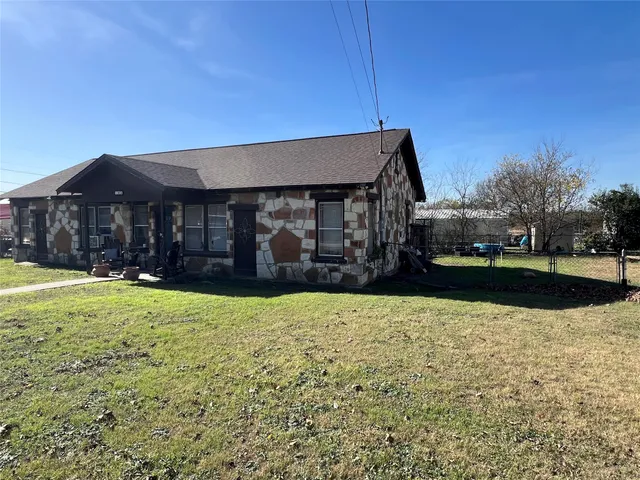 $199,000 | 204 Brewster Avenue, Florence, TX 76527