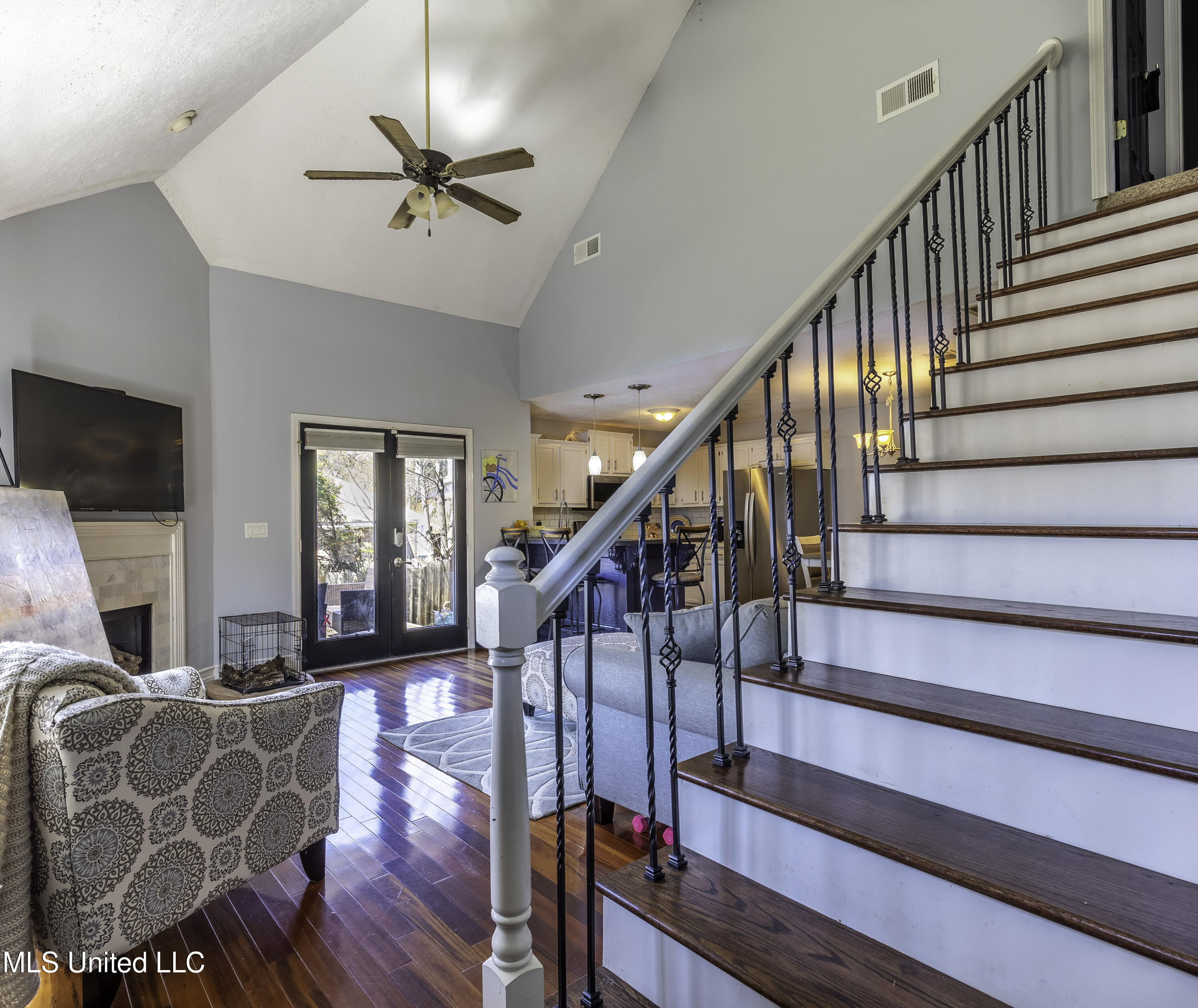 205 Kings Ridge Cove Brandon, MS 39042 - Photo 6 of 11 Living Room