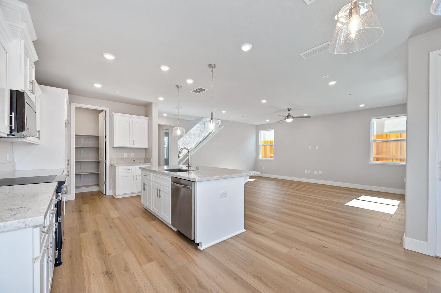 2709 Contour Way Rocklin, CA 95765 - Photo 4 of 14