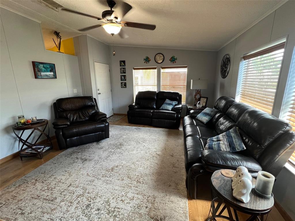 1001 Starkey Road, Unit 758 Largo, FL 33771 - Photo 20 of 37 a living room with furniture