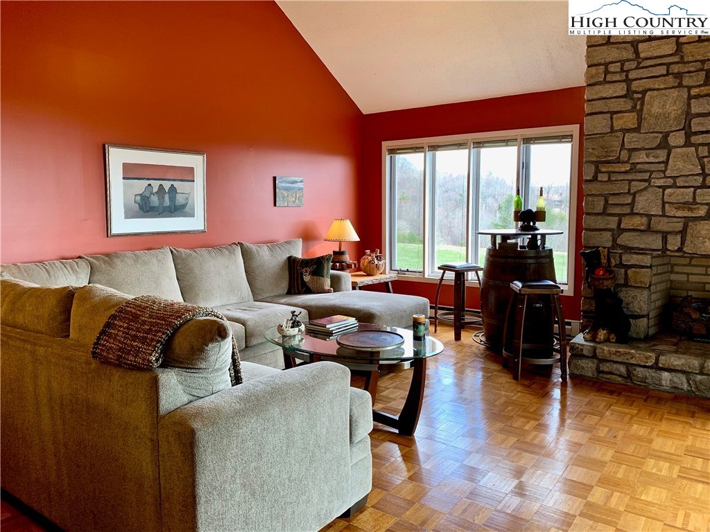 129 Knob Road, Unit 5 Blowing Rock, NC 28605 - Photo 17 of 49 Gallery Image 17