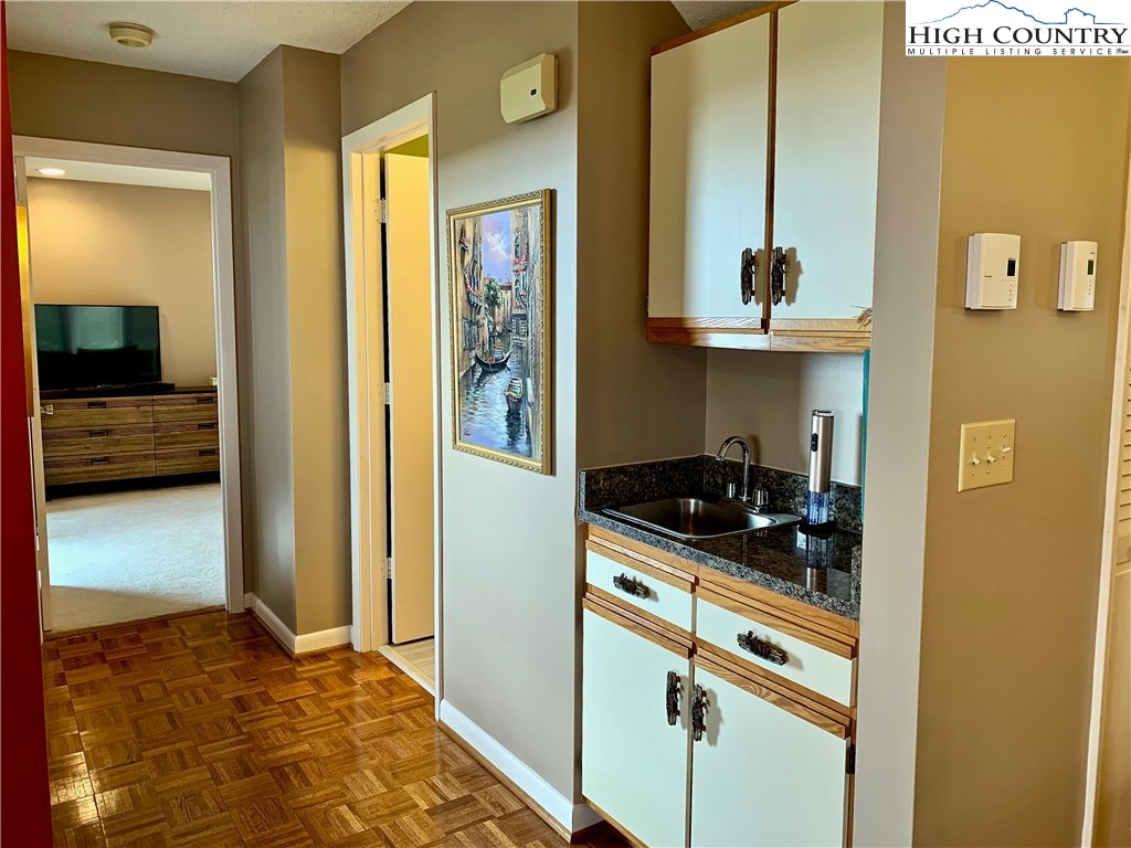 129 Knob Road, Unit 5 Blowing Rock, NC 28605 - Photo 30 of 49 Gallery Image 30