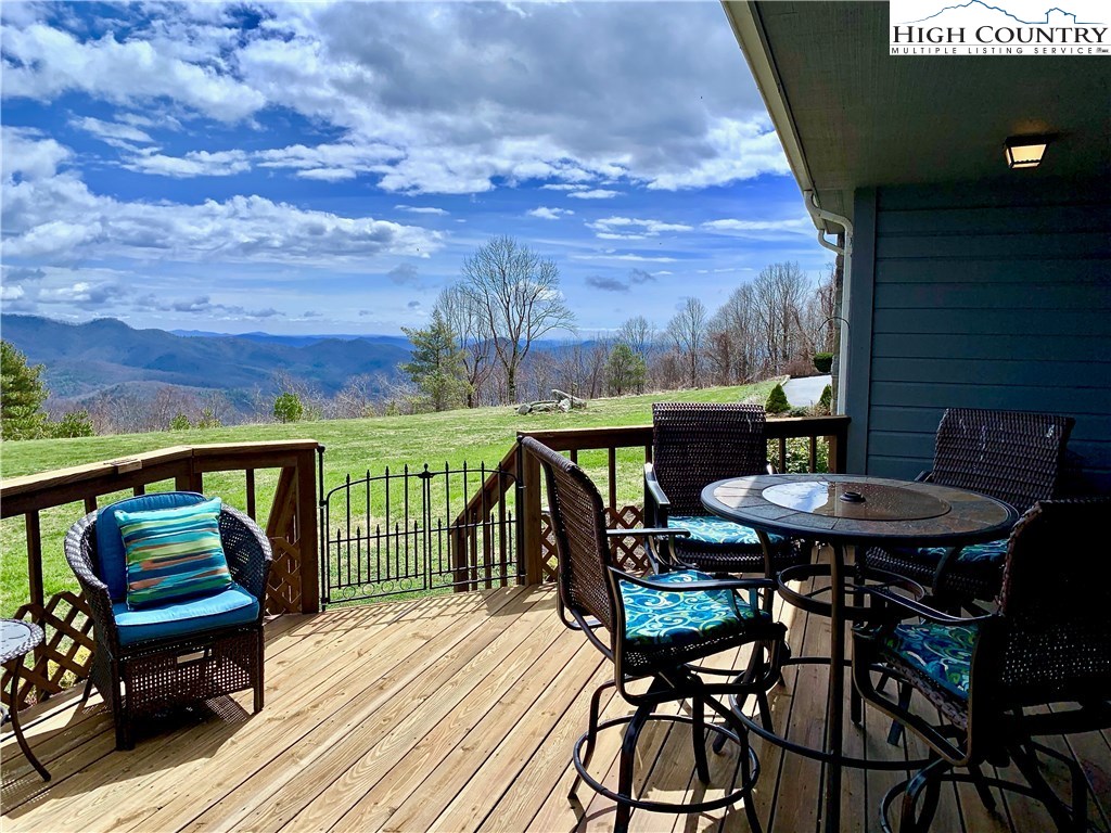 129 Knob Road, Unit 5 Blowing Rock, NC 28605 - Photo 4 of 49 Gallery Image 4