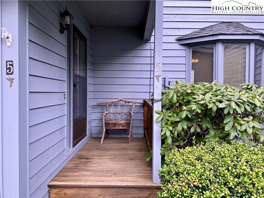 129 Knob Road, Unit 5 Blowing Rock, NC 28605 - Photo 7 of 49 Gallery Image 7