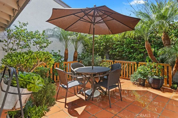 $2,985,000 | 30 Jetty Drive, Corona del Mar, CA 92625