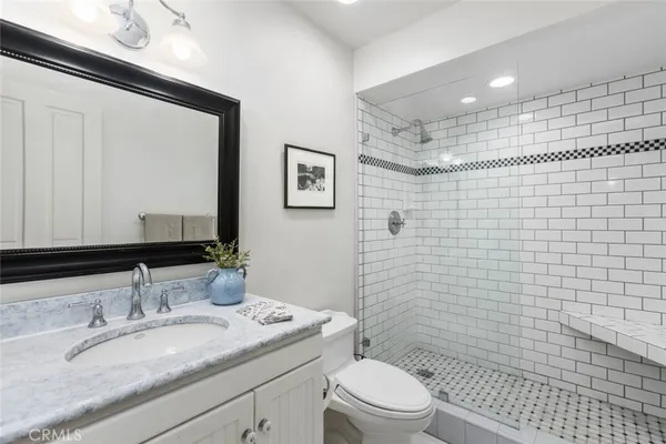$2,985,000 | 30 Jetty Drive, Corona del Mar, CA 92625