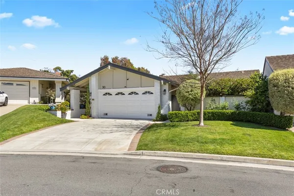 $2,985,000 | 30 Jetty Drive, Corona del Mar, CA 92625