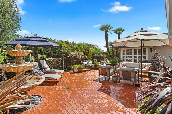 $2,985,000 | 30 Jetty Drive, Corona del Mar, CA 92625