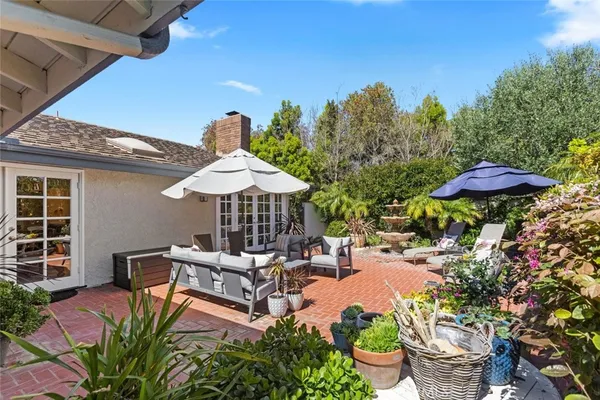 $2,985,000 | 30 Jetty Drive, Corona del Mar, CA 92625
