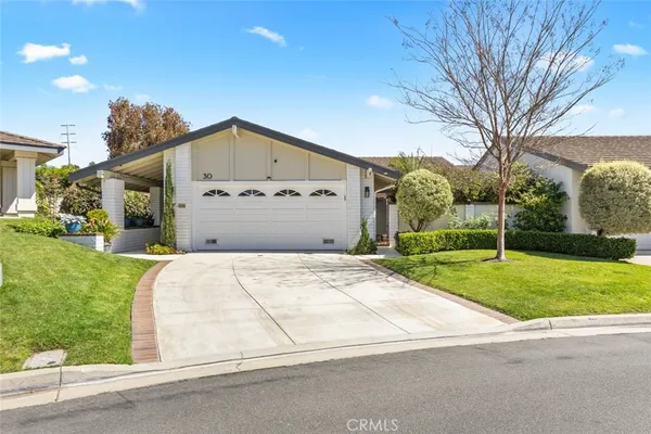 $2,985,000 | 30 Jetty Drive, Corona del Mar, CA 92625
