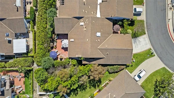 $2,985,000 | 30 Jetty Drive, Corona del Mar, CA 92625