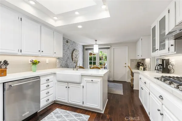 $2,985,000 | 30 Jetty Drive, Corona del Mar, CA 92625