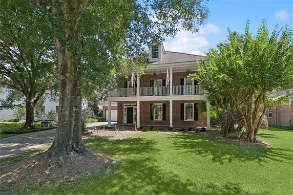 $519,000 | 4 Muirfield Place, New Orleans, LA 70131
