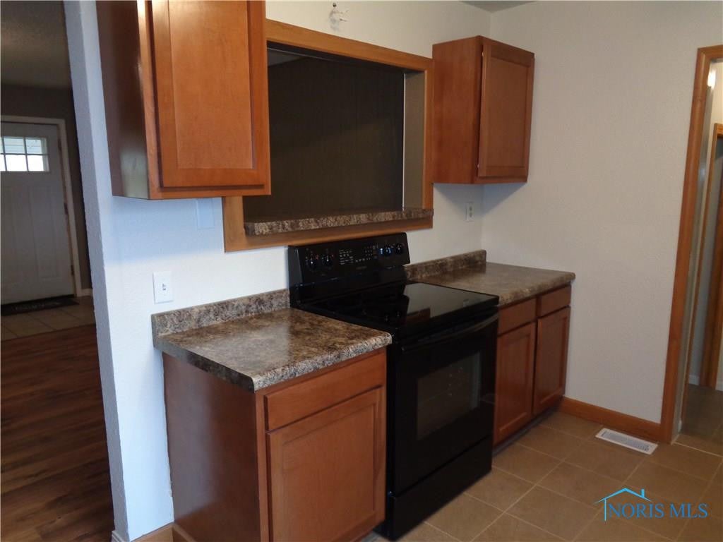 1027 Raymil Road Holland, OH 43528 - Photo 7 of 21 Gallery Image 7