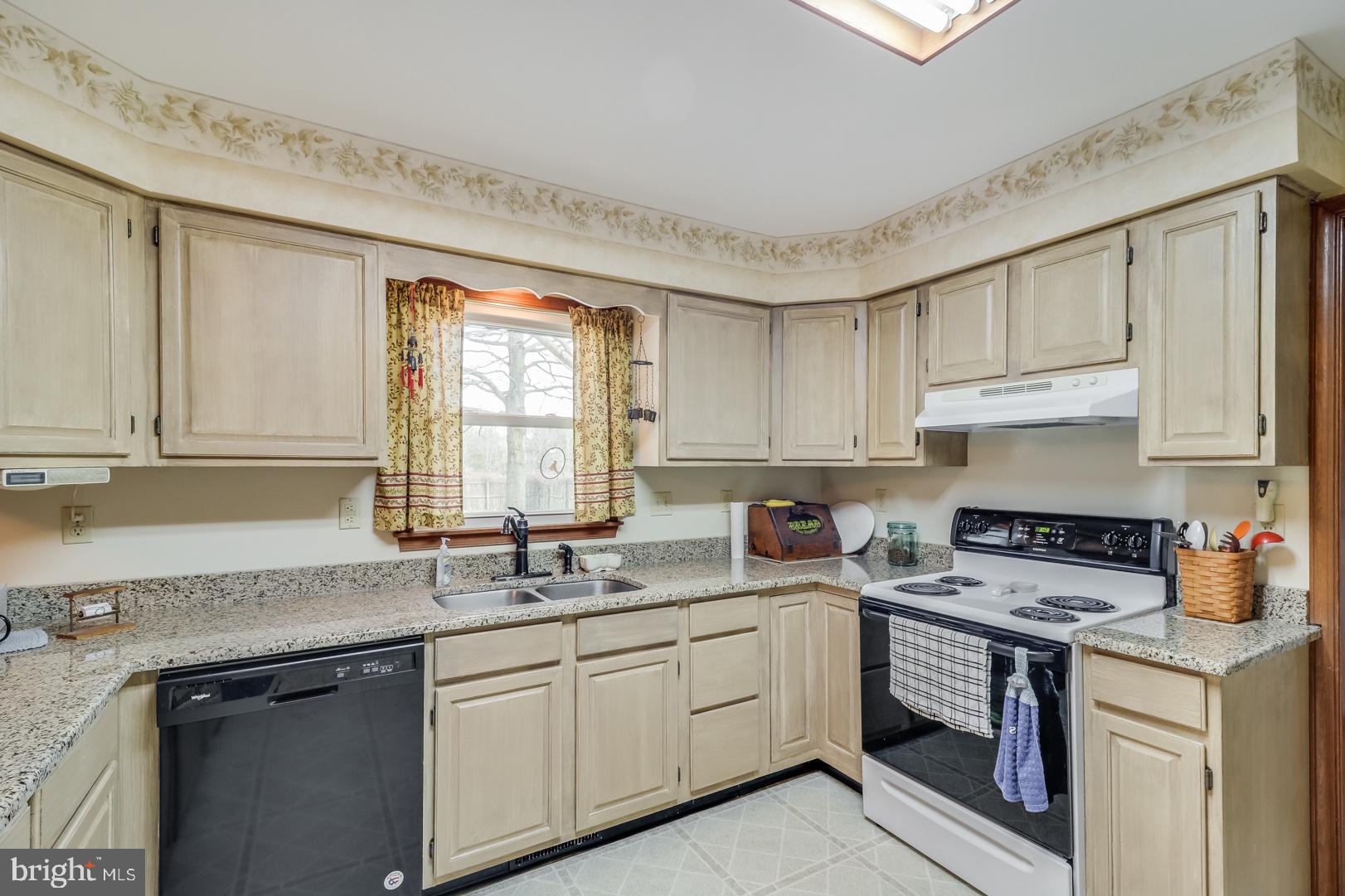 6498 West Denneys Road Dover, DE 19901 - Photo 12 of 30 Kitchen