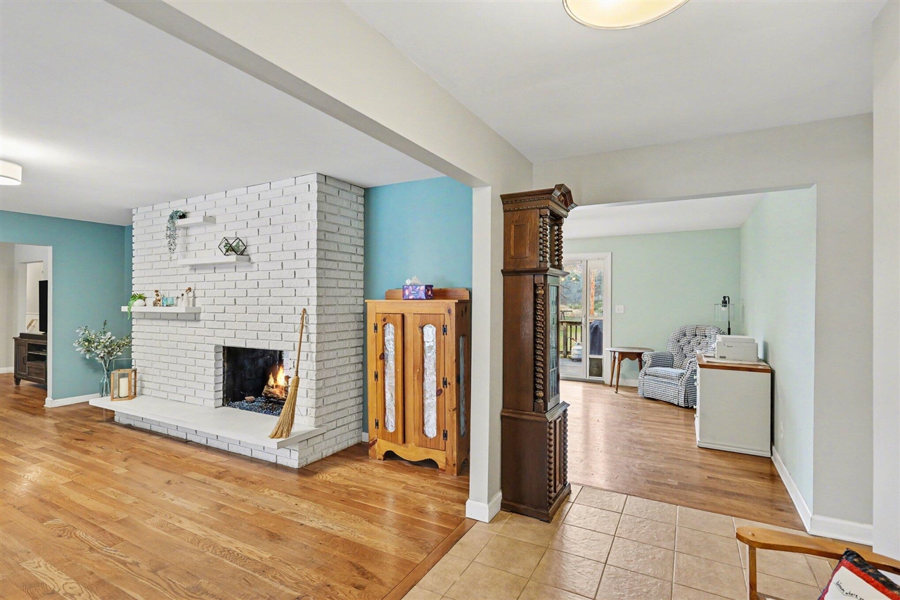 1575 Kellogg Road Brighton, MI 48114 - Photo 4 of 32