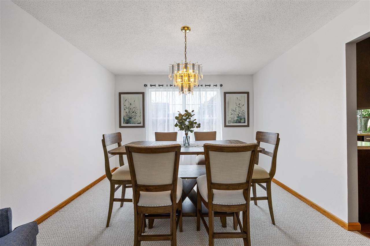 6919 Rockingham Drive Southwest Cedar Rapids, IA 52404 - Photo 7 of 55 Gallery Image 7