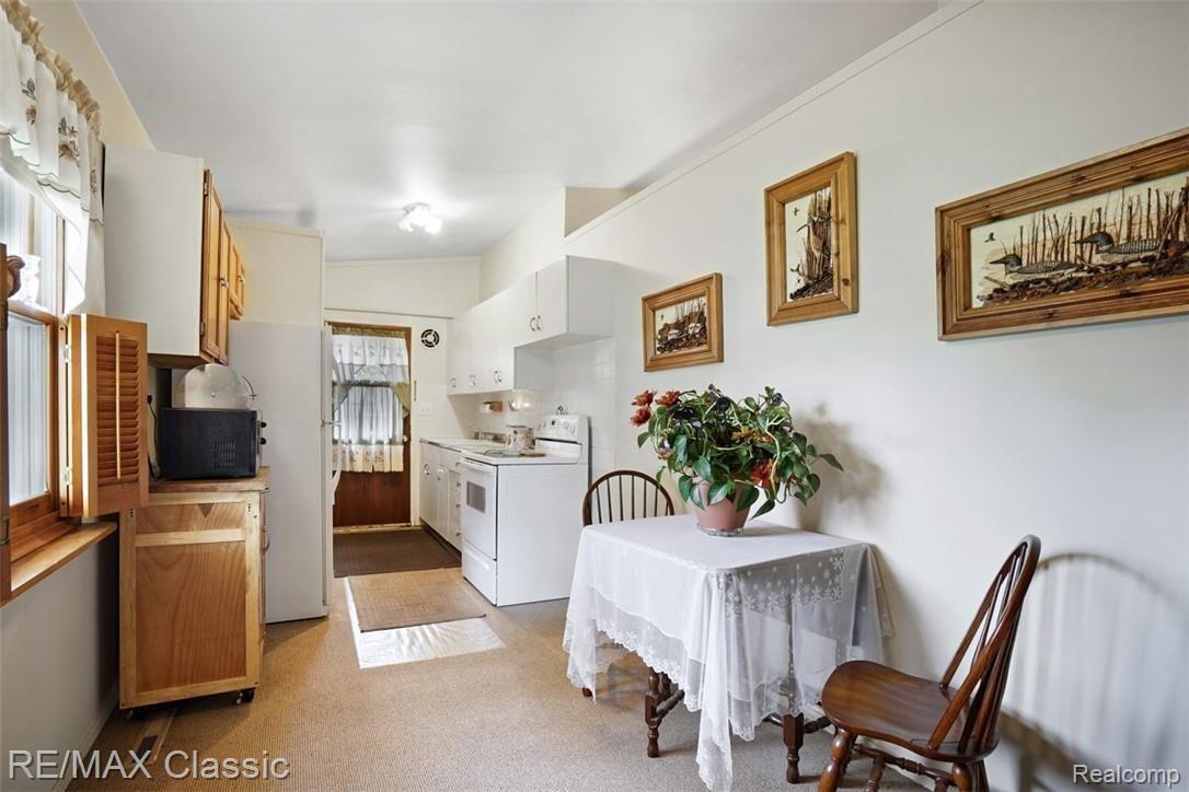 1110 Beta Road Walled Lake, MI 48390 - Photo 9 of 20 dsc08514-dsc08516.jpg