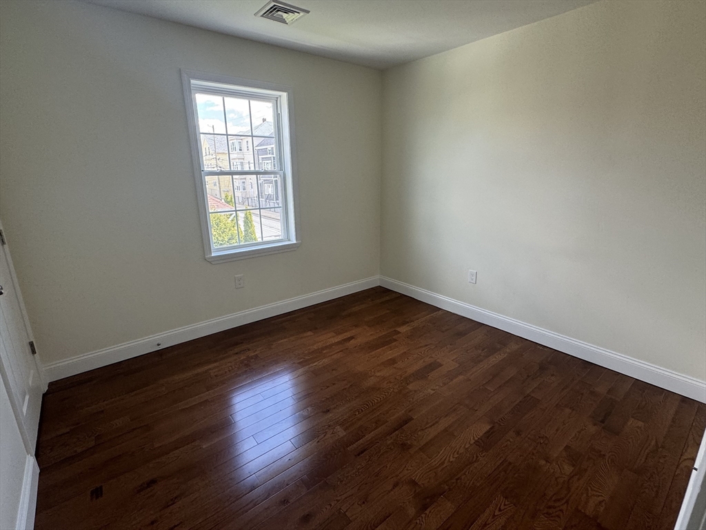 6 North Rocliffe Street Fall River, MA 02723 - Photo 15 of 21