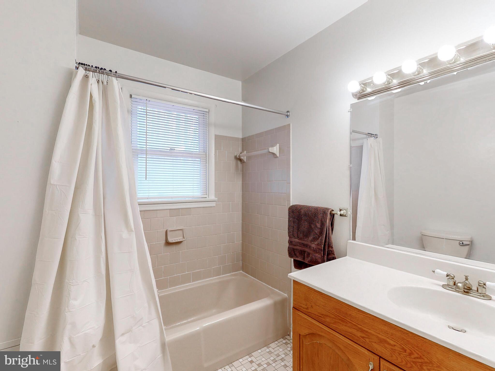 3121 Tucker Road Street, MD 21154 - Photo 36 of 50 upper level hallway full bathroom