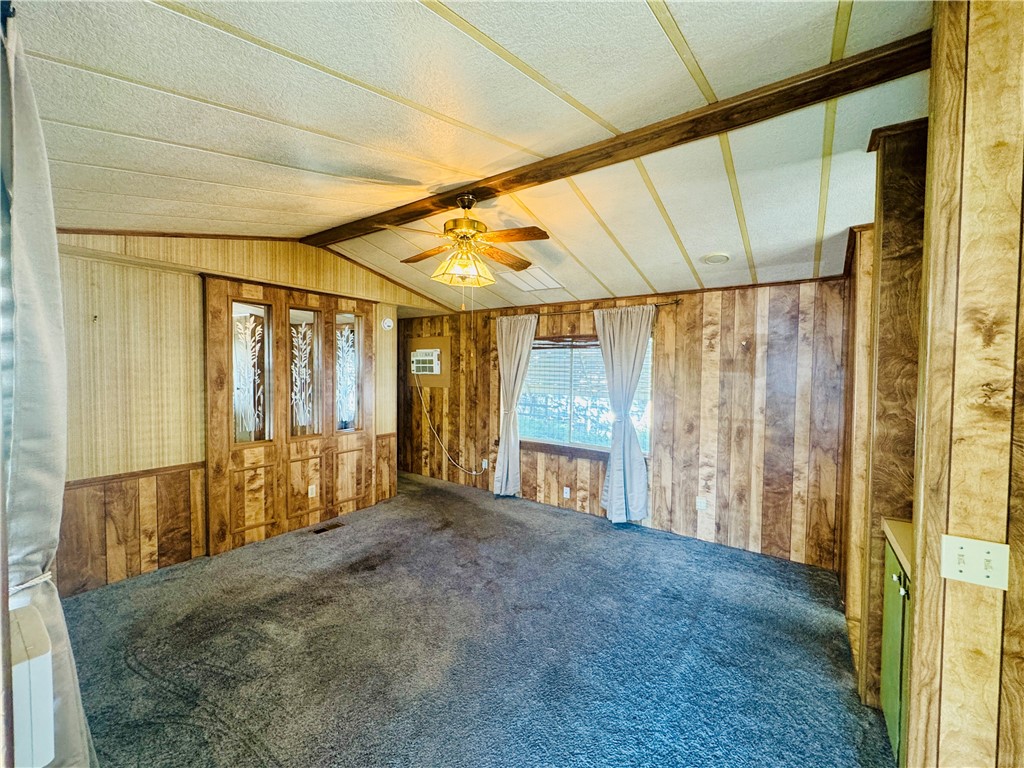 333 Dennison Road, Unit 6 Tehachapi, CA 93561 - Photo 6 of 27 Family-room