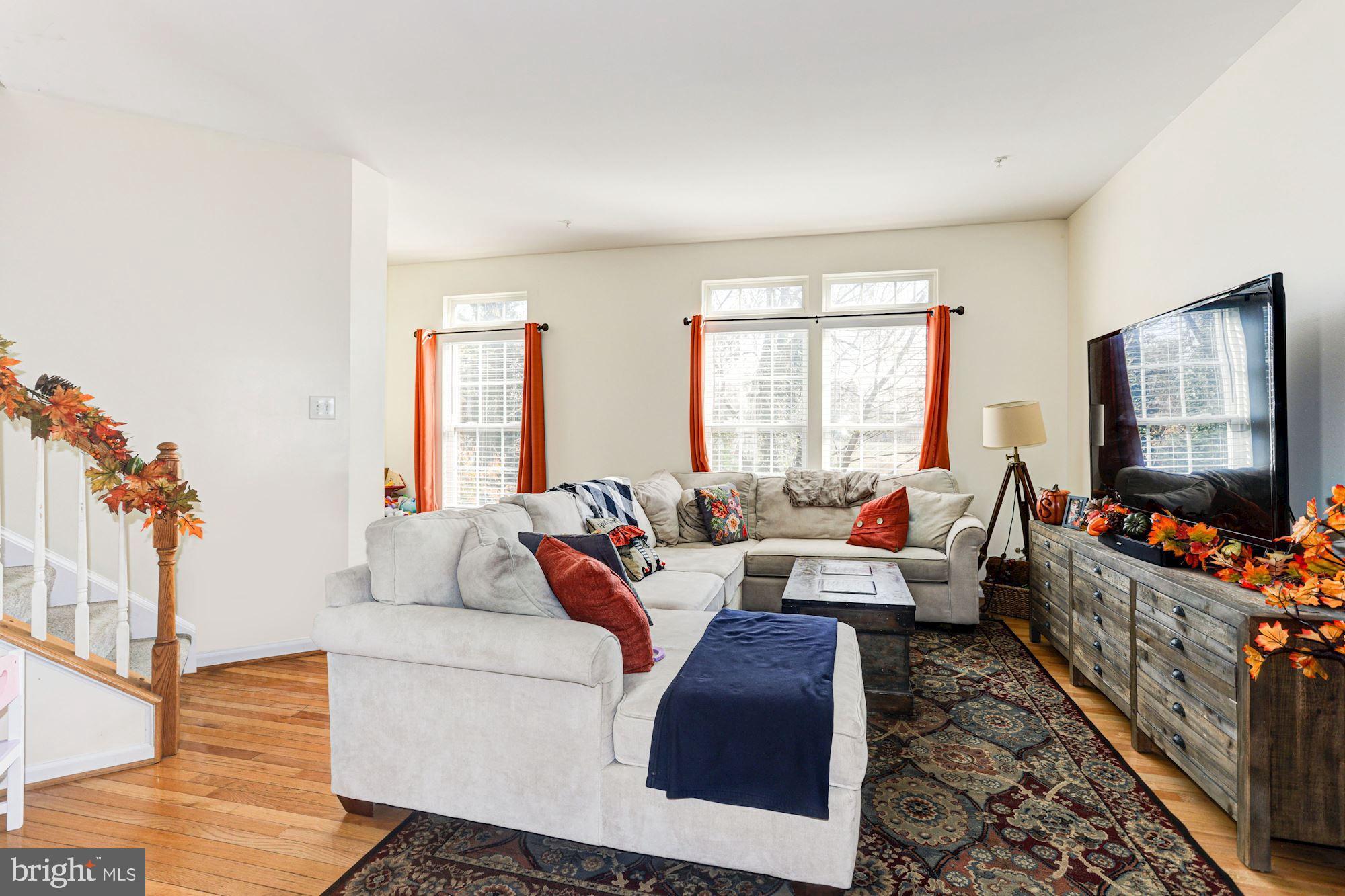 9315 Summit View Way Perry Hall, MD 21128 - Photo 4 of 23 Living Room