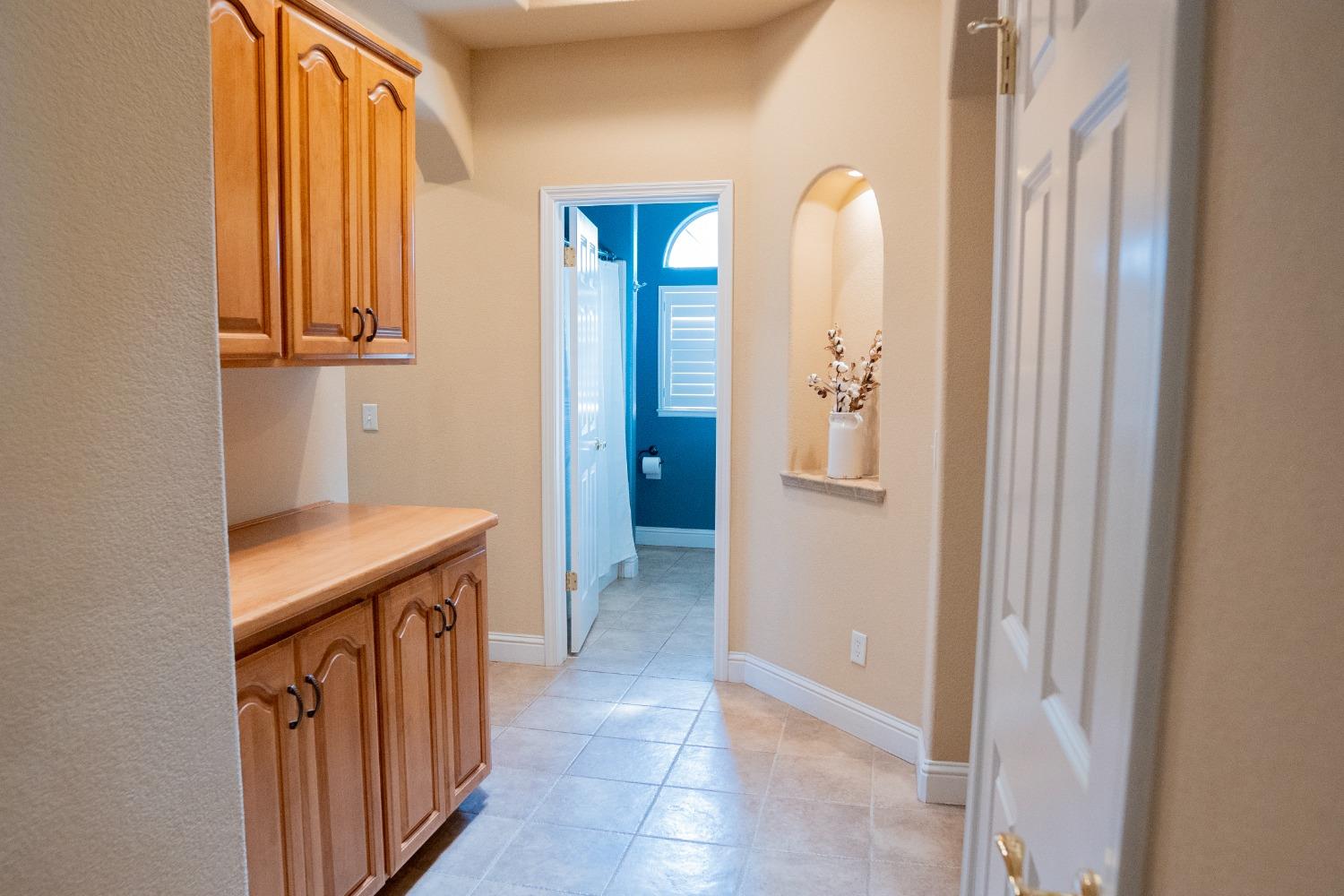 2607 Norwich Avenue Clovis, CA 93611 - Photo 26 of 55 a view of a bathroom with a sink