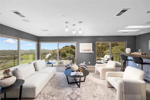 $1,870,000 | 2637 North Mountain Avenue, Claremont, CA 91711