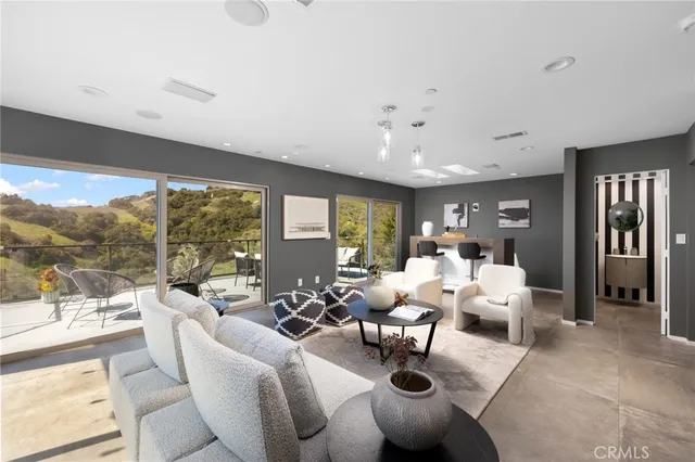 $1,870,000 | 2637 North Mountain Avenue, Claremont, CA 91711